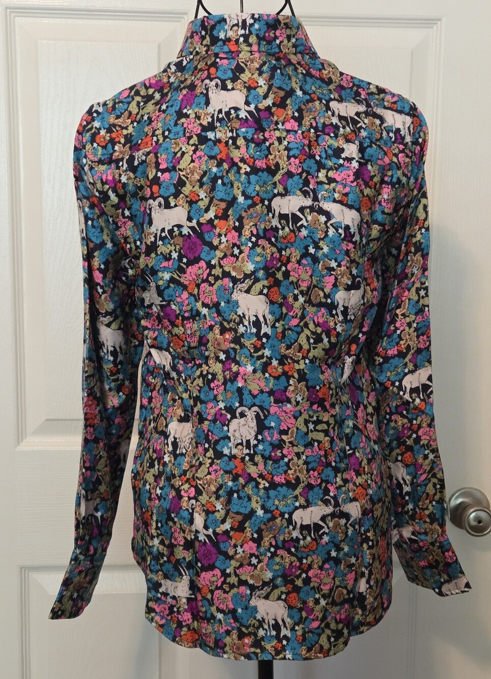 NWT J.CREW SIZE 2 COLLECTION SILK GRAZING GOATS 🐐 SHIRT - Picture 2 of 7